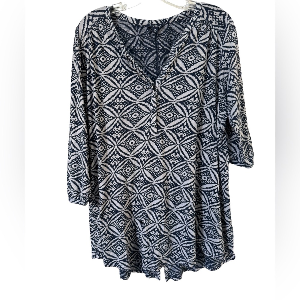 Lucky Brand navy blue and white patterned blouse - Picture 1 of 4